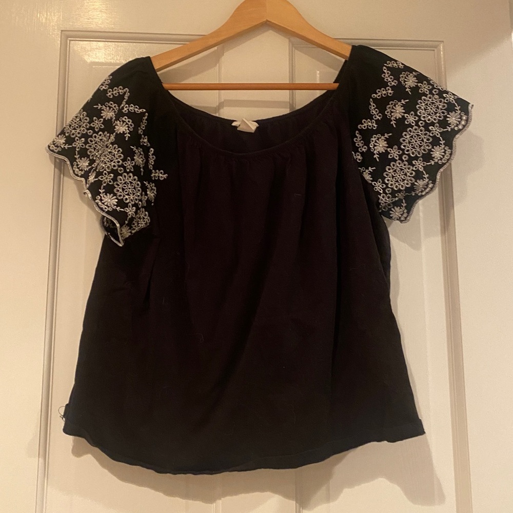 H&M off the shoulder top, black with white detailing, new without tags, cute